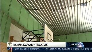 Stredná škola bez telocvične. Stovky študentov v Čadci cvičia v sklade