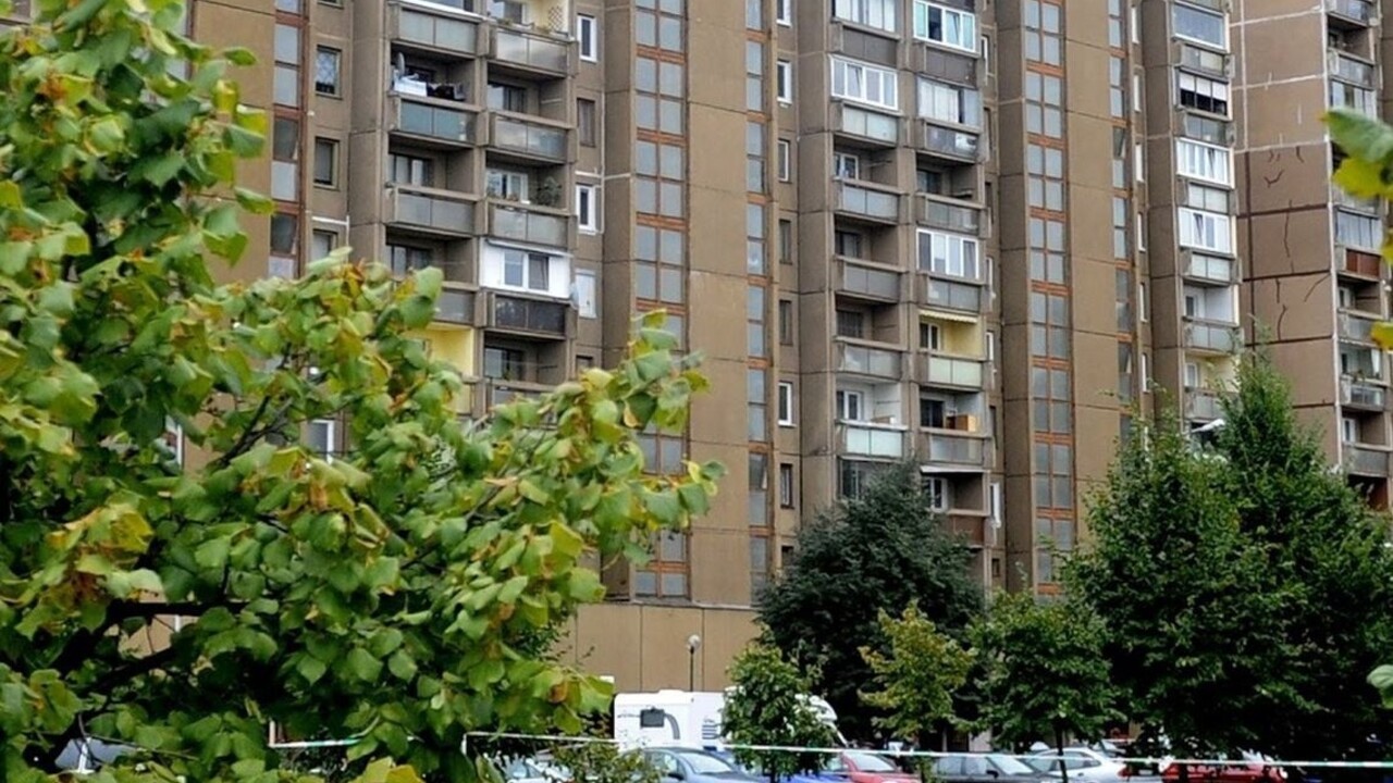 Mladý Afganec s nožom vyčíňal pred bratislavským fastfoodom