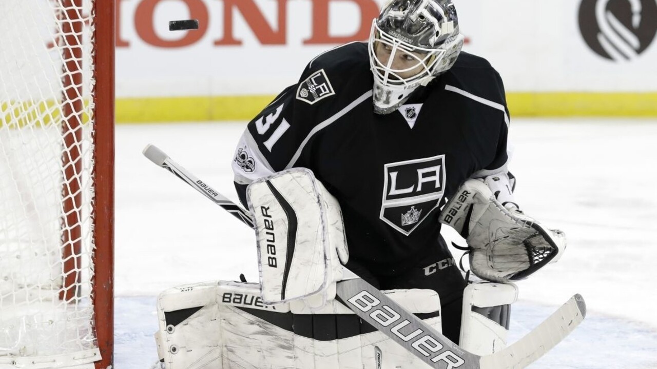NHL: Los Angeles opäť prehralo, Budaj inkasoval päť gólov
