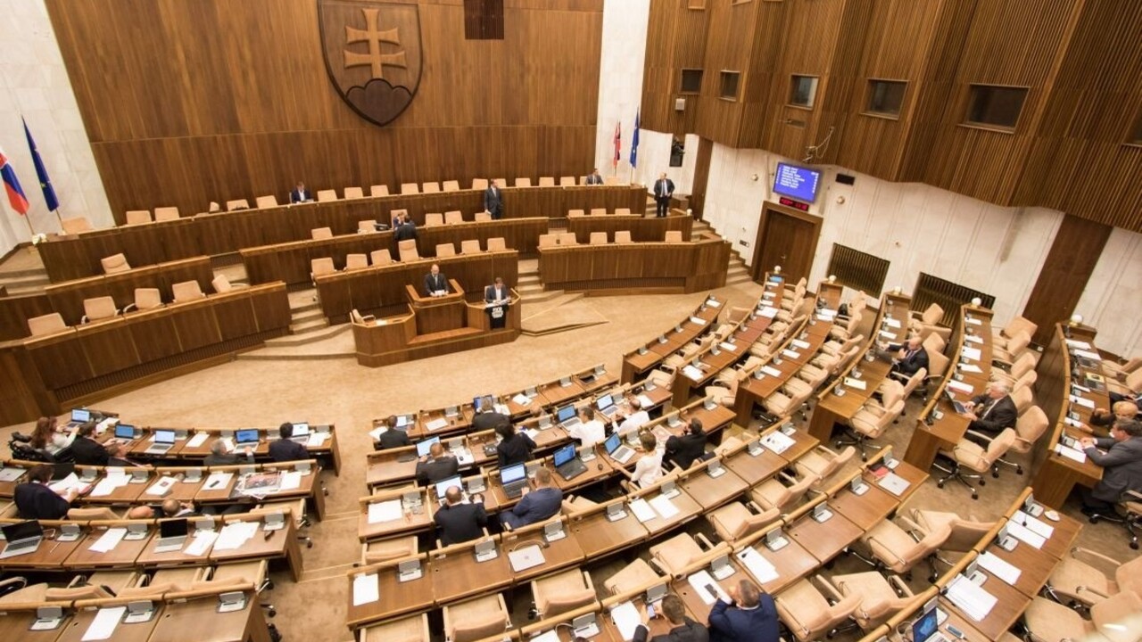 Národná rada parlament poslanci rokovanie 1140 px (SITA/Ľudovít Vaniher)