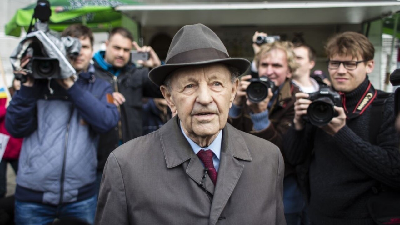 Niekdajšieho komunistického pohlavára Miloša Jakeša zrazilo auto