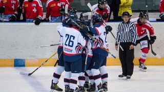 Hokejisti do 18 rokov naďalej stopercentní, zdolali aj Švajčiarov