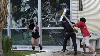 Polícia štrajkovala za vyššie mzdy, brazílsky štát zachvátilo násilie