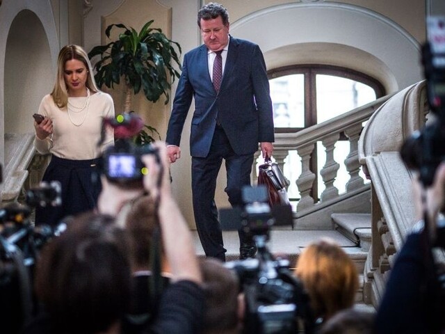 Jahnátek v TA3: Pán Holjenčík neuveriteľným spôsobom zneužil svoju moc