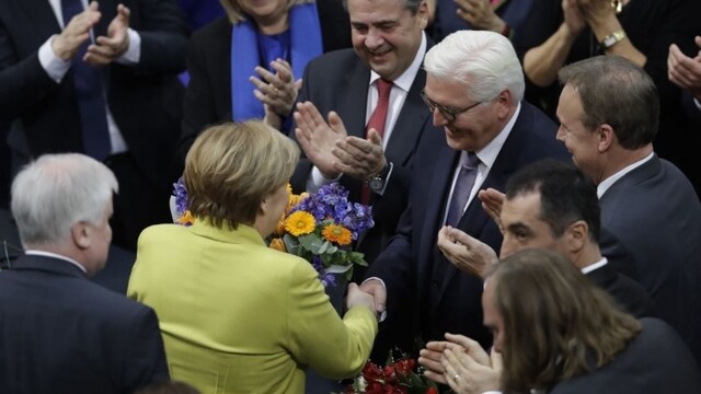 steinmeier-merkelova-1140-px-sita-ap_0a000002-b358-d27b.jpg