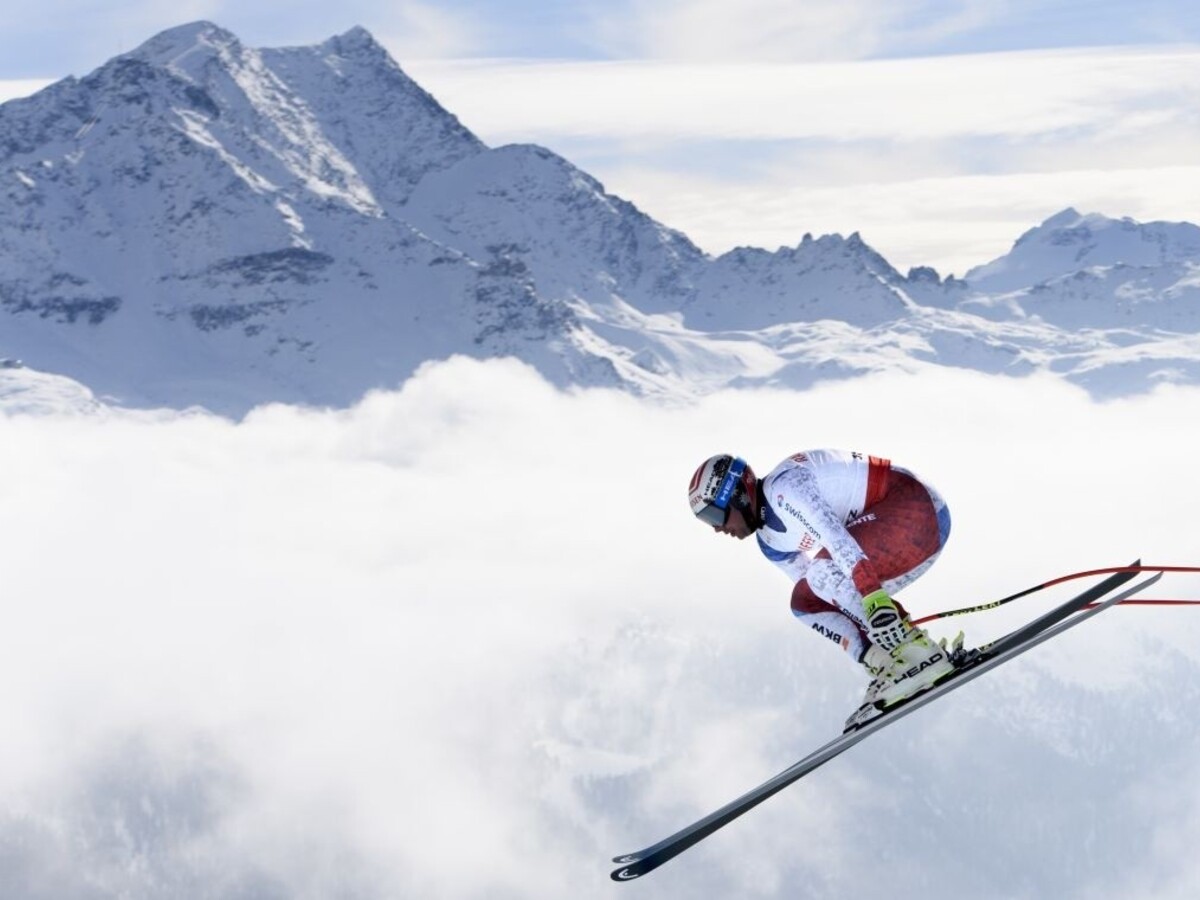 Feuz zjazdové  lyžovanie 1140 px (SITA/AP)