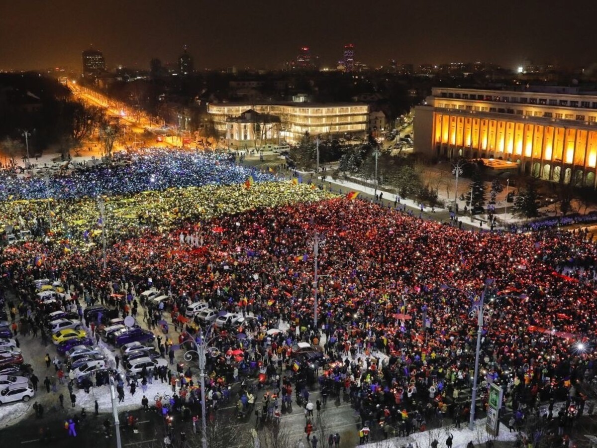 Rumunsko usporiada referendum o boji s korupciou, rozhodol parlament