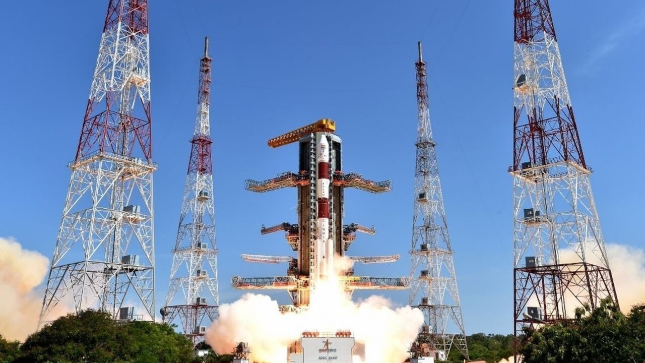 Indická raketa prekonala rekord, naraz vyniesla desiatky družíc