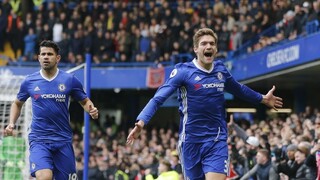 O kúpu futbalového klubu Chelsea majú záujem aj svetová tenisová jednotka či pilot F1
