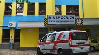 Na tiesňovú linku sa sype kritika, jej nepružnosť potvrdzujú aj záchranári