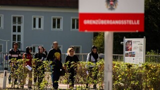 Sobotka chce v Rakúsku menej azylantov, vraj zvyšujú kriminalitu