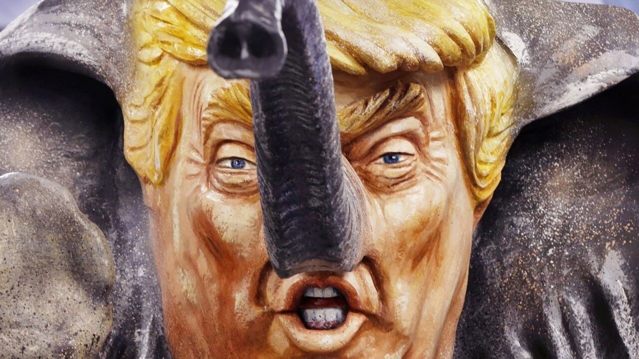 Merkelová je na karnevale lienkou, Trump rozzúreným slonom