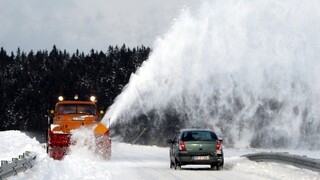 Topiaci sa sneh pod Tatrami spôsobil škody, zasahovali hasiči