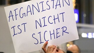 Nemecko deportovalo ďalších Afgancov. Údajne tým dáva jasný signál