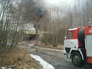 Po výbuchoch v moravských strojárňach hlásia najmenej 19 zranených