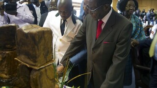 Ľudia v krajine hladujú, prezident si doprial miliónovú oslavu