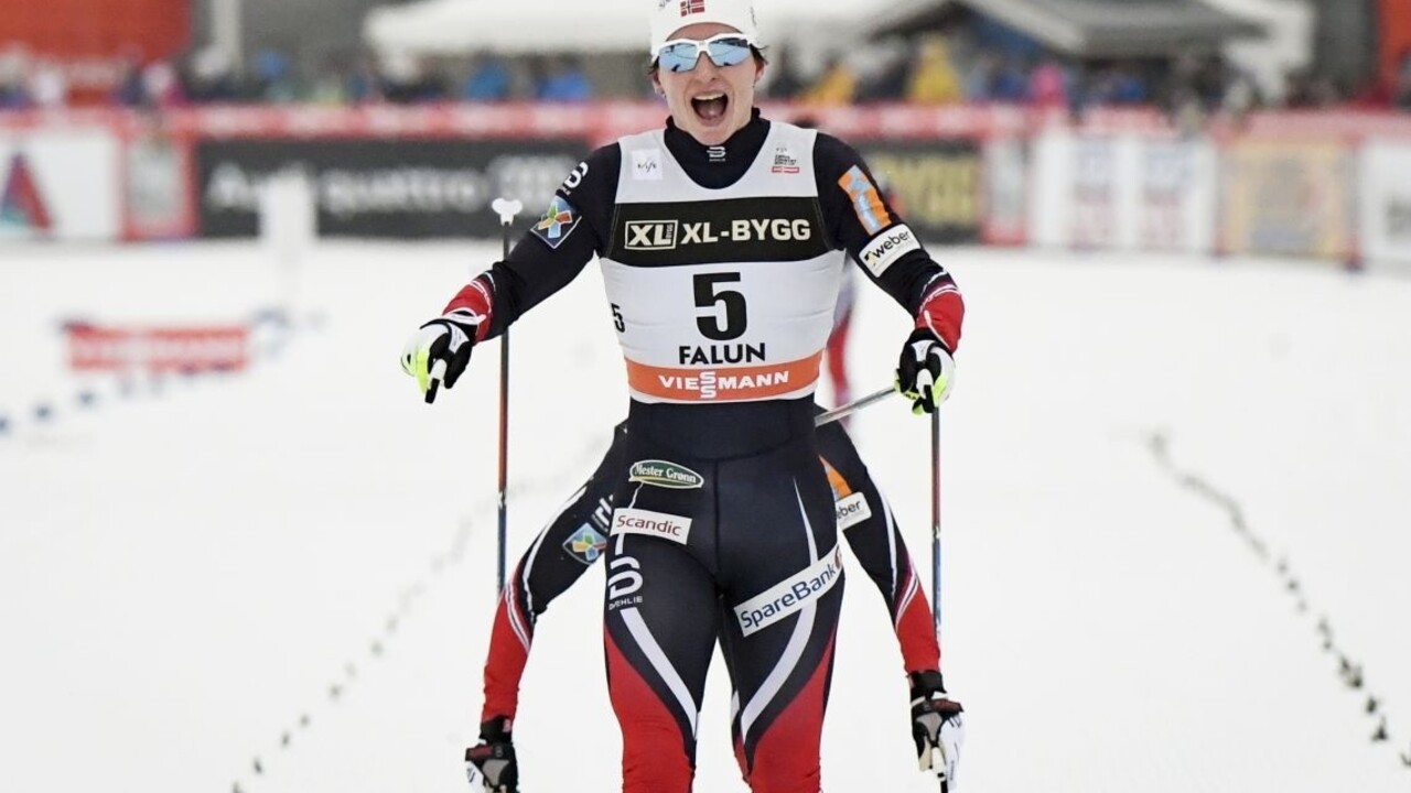 Björgenová po tretí raz šampiónkou v skiatlone, Procházková obsadila 34. priečku
