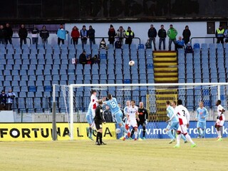 Na Pasienkoch padlo sedem gólov, Slovan zdolal Trenčín