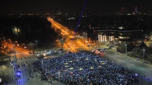 romania-protests-08366-2da1c5abeb794b2eaf947ec308ac3a17_0a000002-56bc-68b2.jpg
