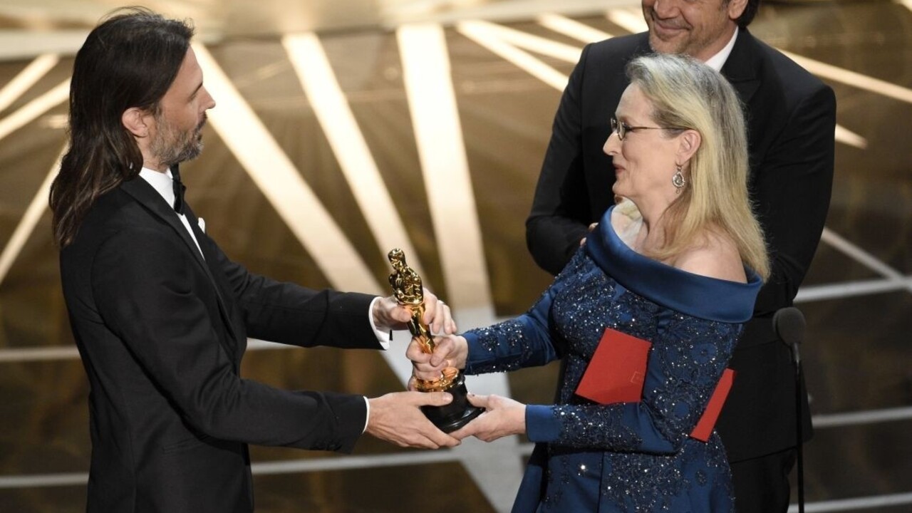 Najlepší film vyhlásili chybne, Oscarov poznačili aj reakcie na Trumpa