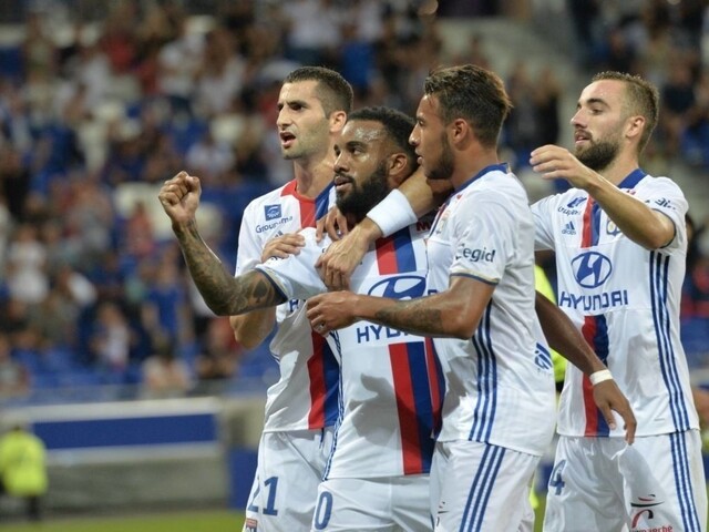 Lyon rozprášil Metz. Nováčik si k prehre dopomohol vlastným gólom
