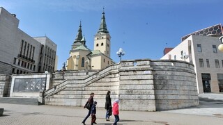 Nebezpečné osvetlenie Žilinu zadĺži o milióny, bez obstarávania