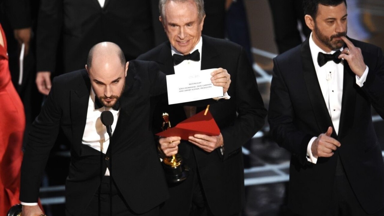 Vinníkom najväčšieho trapasu na Oscaroch bol asistent zaujatý herečkou