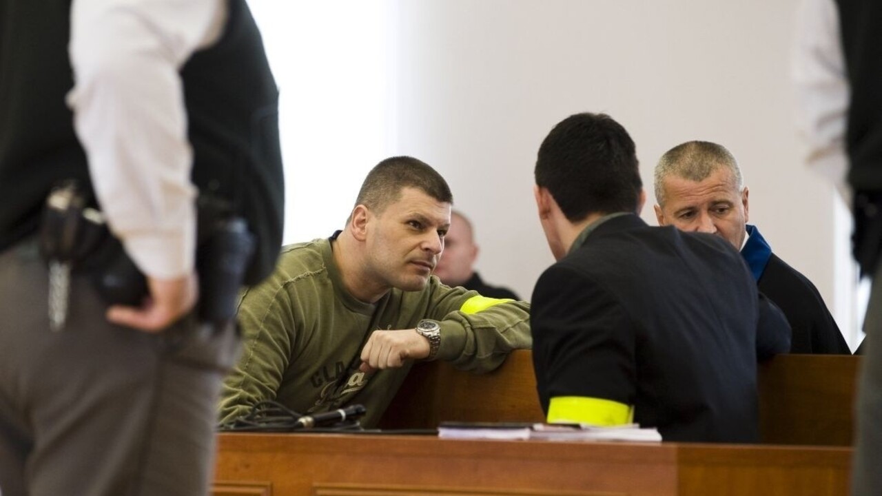 Šéf vydieračov, ktorý sa omylom ocitol na slobode, dostal 21 rokov