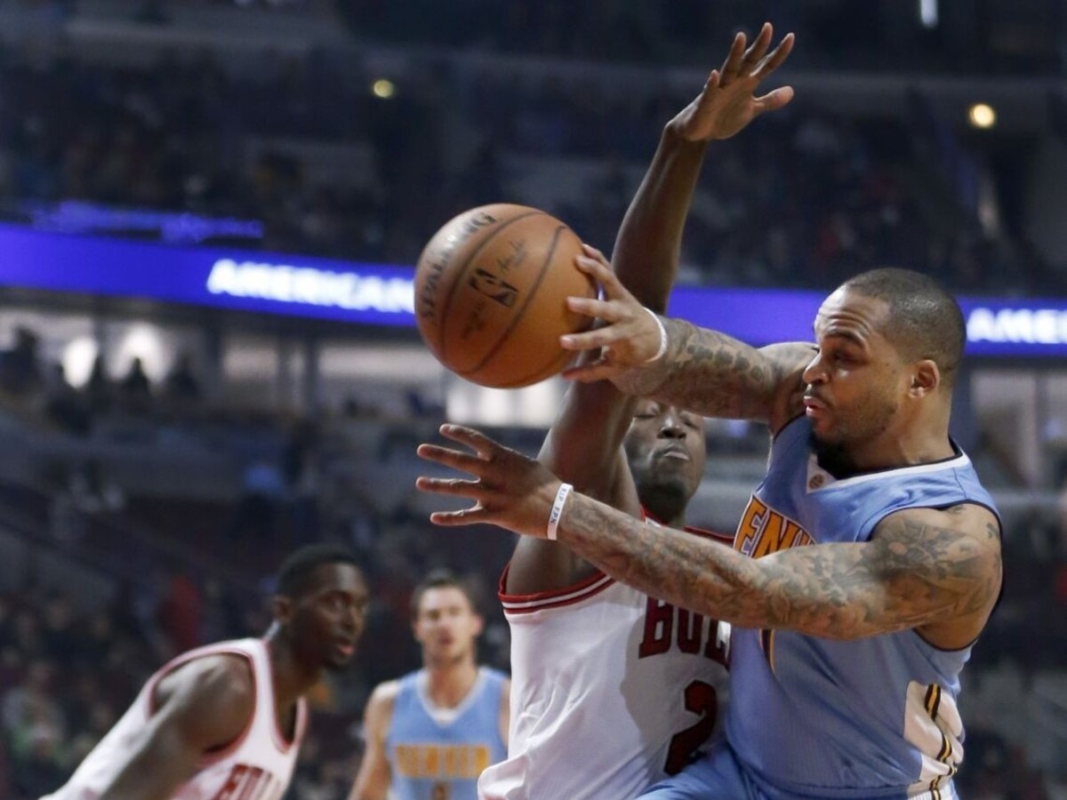Washington doma zdolal Golden State, Denver zas Chicago