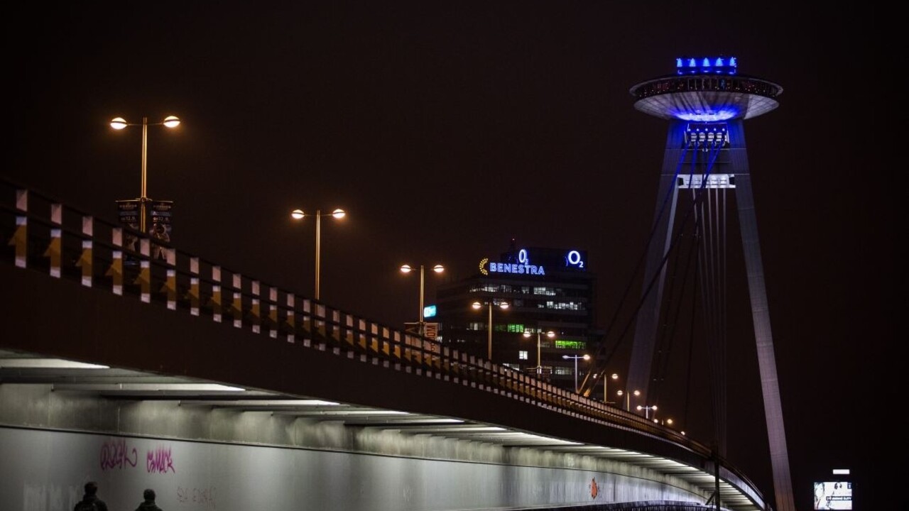 Most SNP Bratislava osvetlenie 1140 px (SITA/Marko Erd)