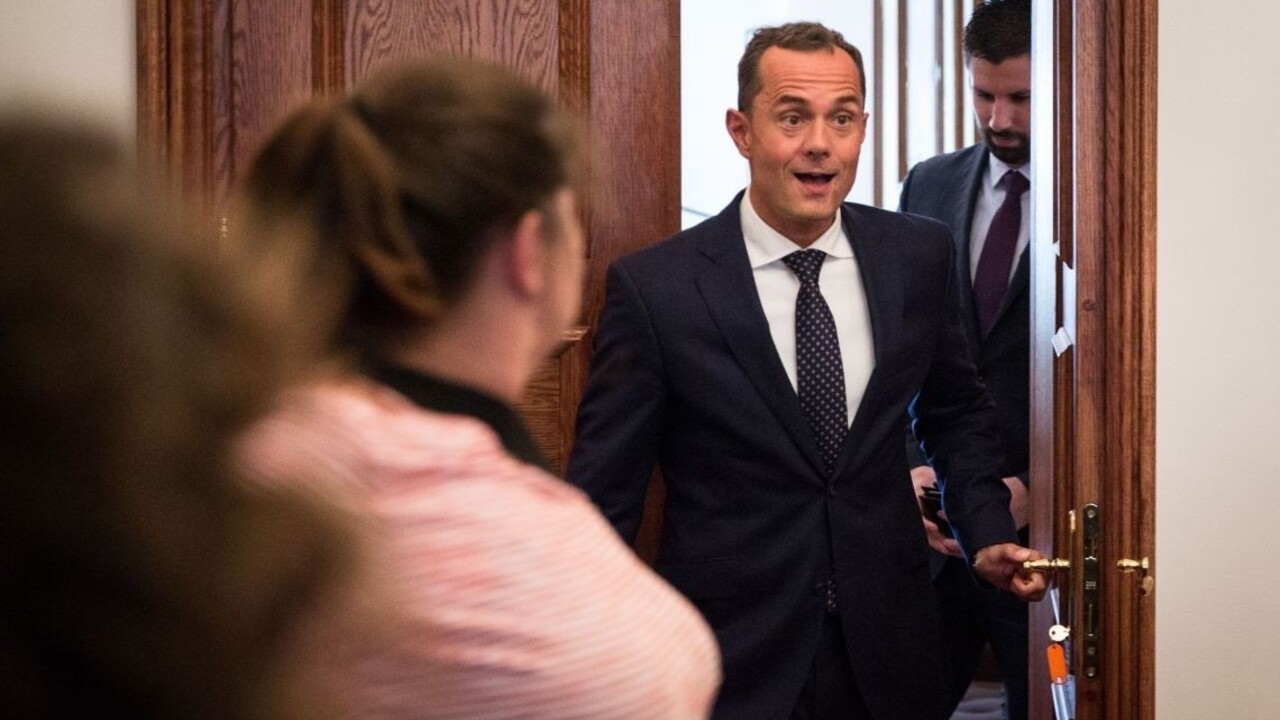 Vláda stále nerozhodla, čo s Procházkom. Kandidatúru sme nestiahli