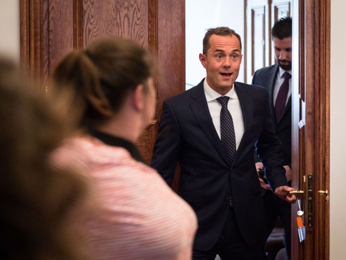 Vláda stále nerozhodla, čo s Procházkom. Kandidatúru sme nestiahli