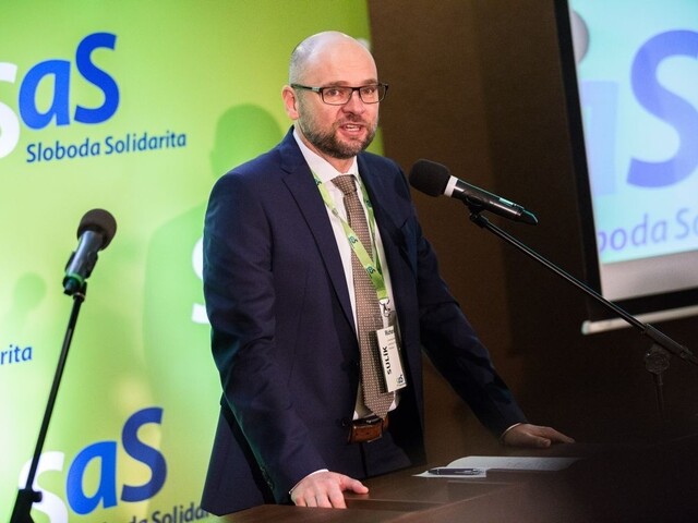 SaS vydala špeciál o energiách, nový šéf ÚRSO vraj musí začať odznova