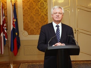 Briti odštartujú Brexit ešte v marci, potvrdil v Bratislave kľúčový muž
