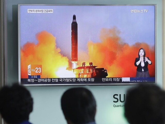 Kimov režim odpálil balistické rakety, dopadli do japonskej zóny