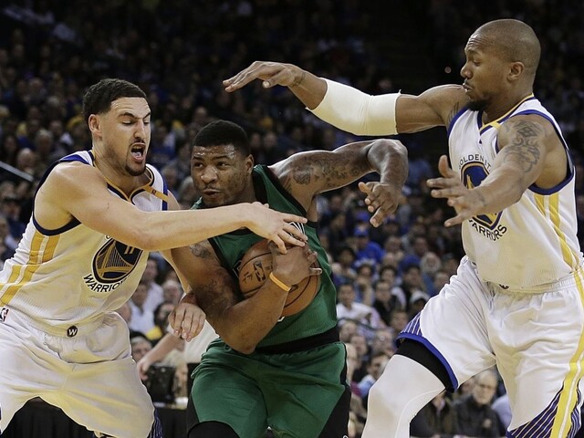 Warriors nestačili na Boston, Spurs s deviatym víťazstvom v rade