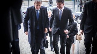 Francúzsky minister zahraničia so slovenským kolegom vystúpili na univerzite
