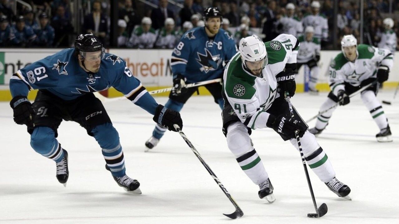 NHL: Hossa pomohol k víťazstvu Chicaga, Tatar aj Sekera s prehrami 1:4