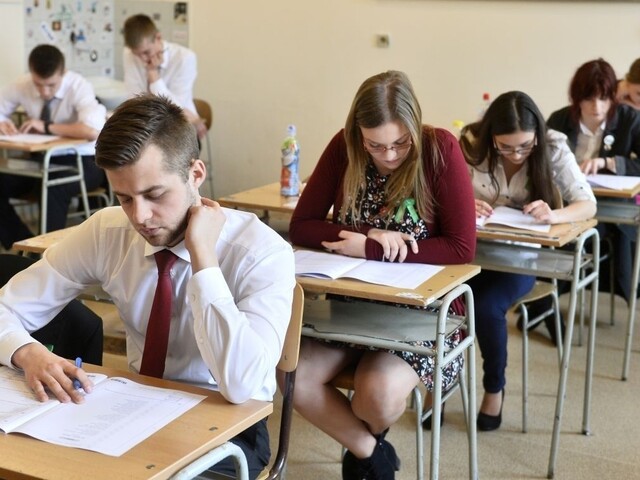 Začal sa maturitný týždeň. Vedomosti si overí vyše 40-tisíc stredoškolákov