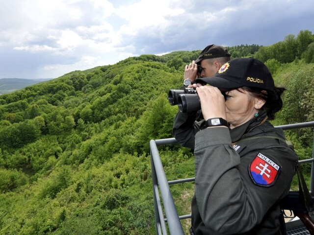 Migrácia a pašovanie tovaru. To sú najväčšie hrozby na slovensko-ukrajinskej hranici, hovorí polícia