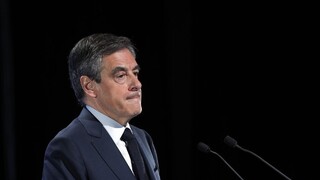 Fillon absolvuje výsluch, súd ho predbežne obvinil z viacerých podvodov