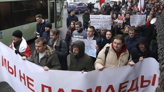 Proti Lukašenkovi sa zdvihol najväčší odpor za posledné roky