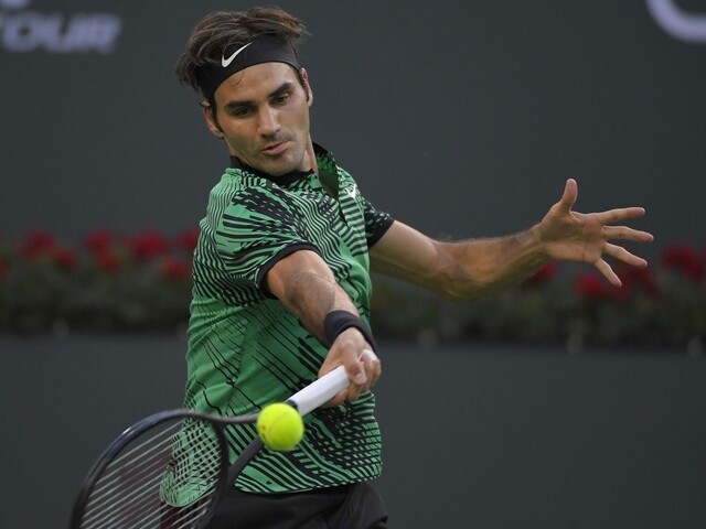 Federer postúpil do semifinále bez boja, čaká ho Sock