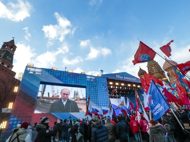 Rusko si pripomína výročie pripojenia Krymu, západ referendum odmieta