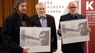 Cenu Dominika Tatarku za rok 2016 si odniesli dvaja autori