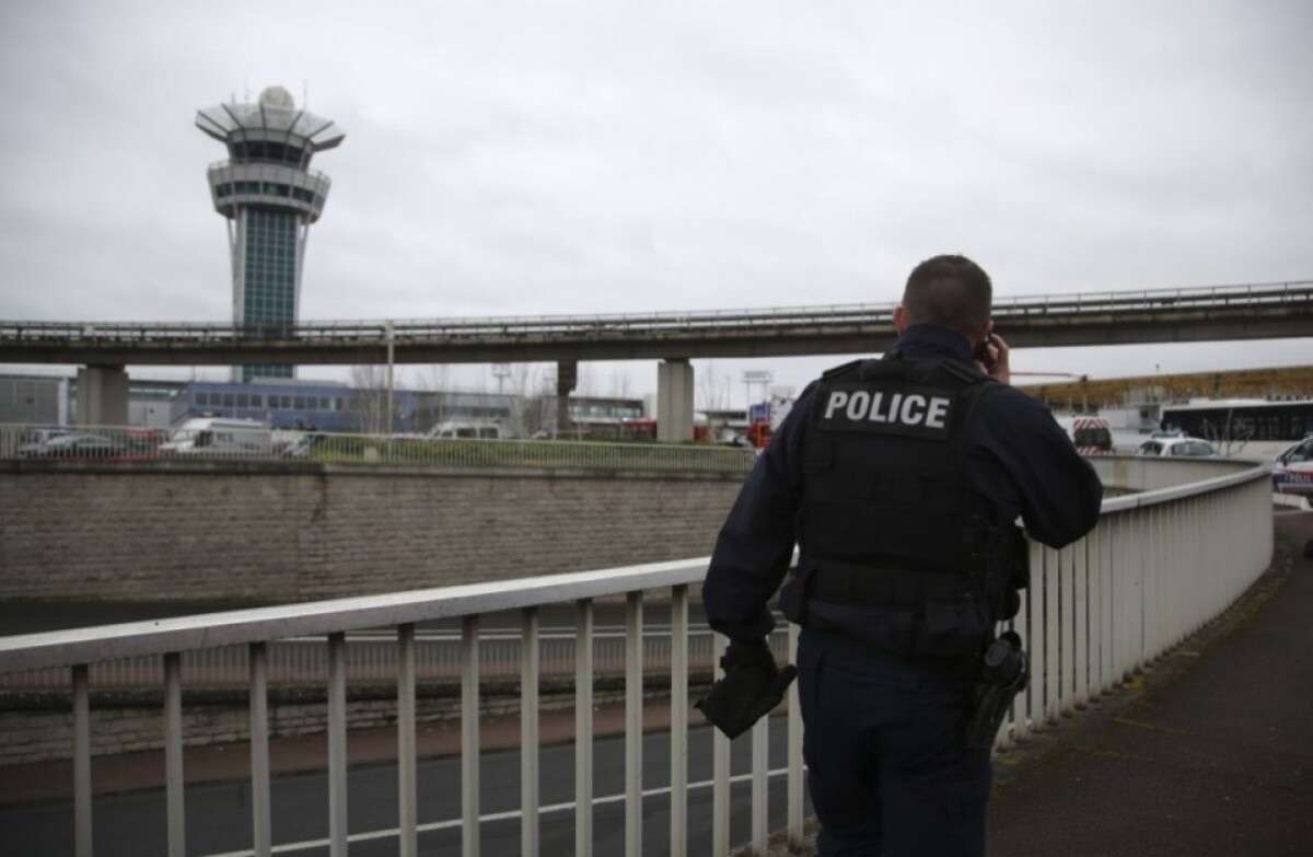 france-airport-shooting-39063-a72ad2034ed340aa8862a6d976d33a17_c5493c43.jpg