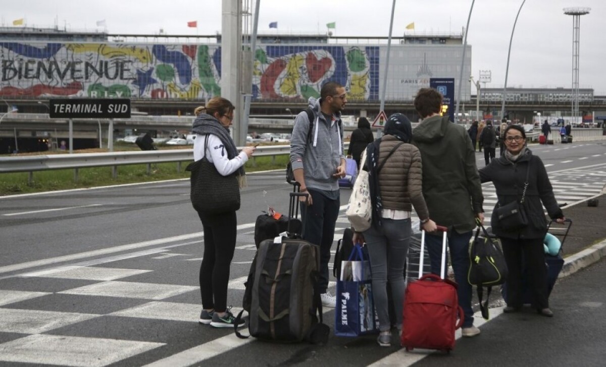 france-airport-shooting-63343-ce75ab14296244e38f6396bc21d08b4b_7080a258.jpg