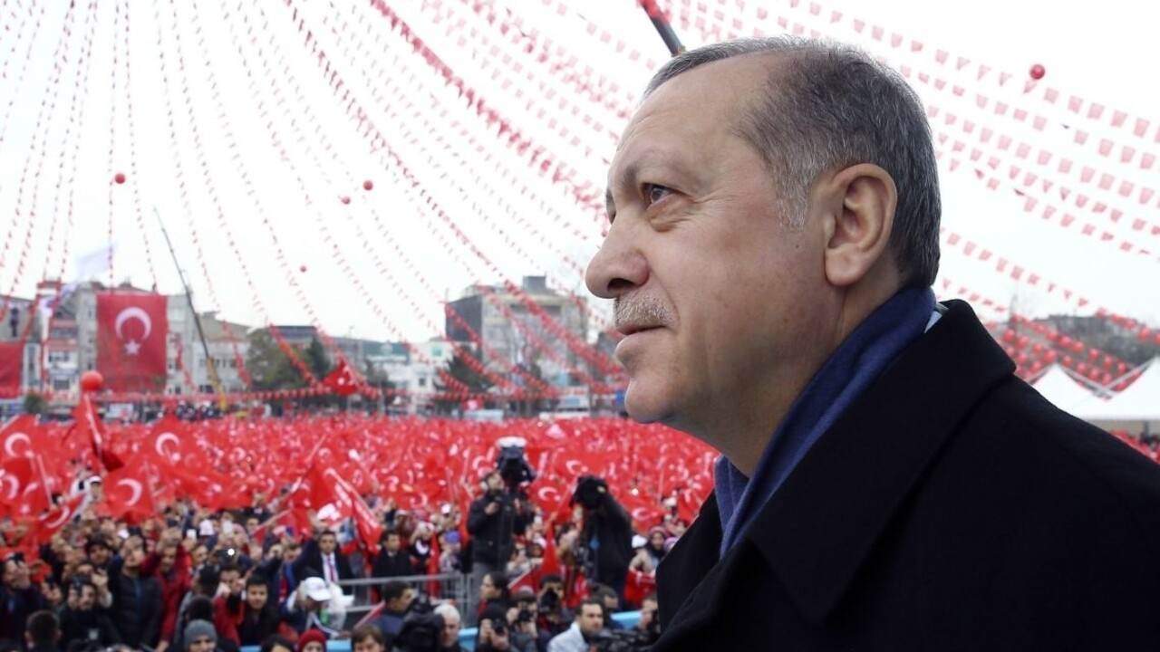 Turkom sa vzďaľuje členstvo v Únii, Nemci poukazujú na Erdogana