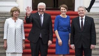 Steinmeier sa ujal prezidentskej funkcie, Schulza zvolili za predsedu SPD