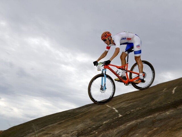 V druhej etape Cape Epic dominovala švajčiarsko-česká dvojica